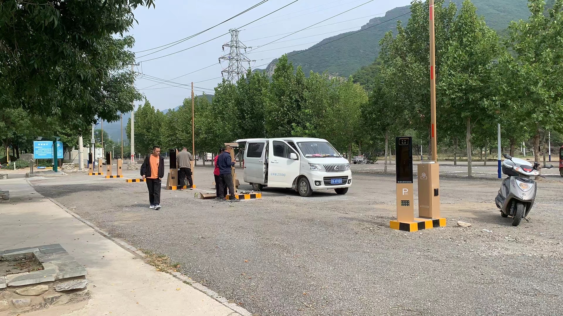 北京周口店智慧車場（8個景區(qū)，26個出入口，8個城市級誘導(dǎo)屏） 景區(qū)智慧停車場案列 第5張