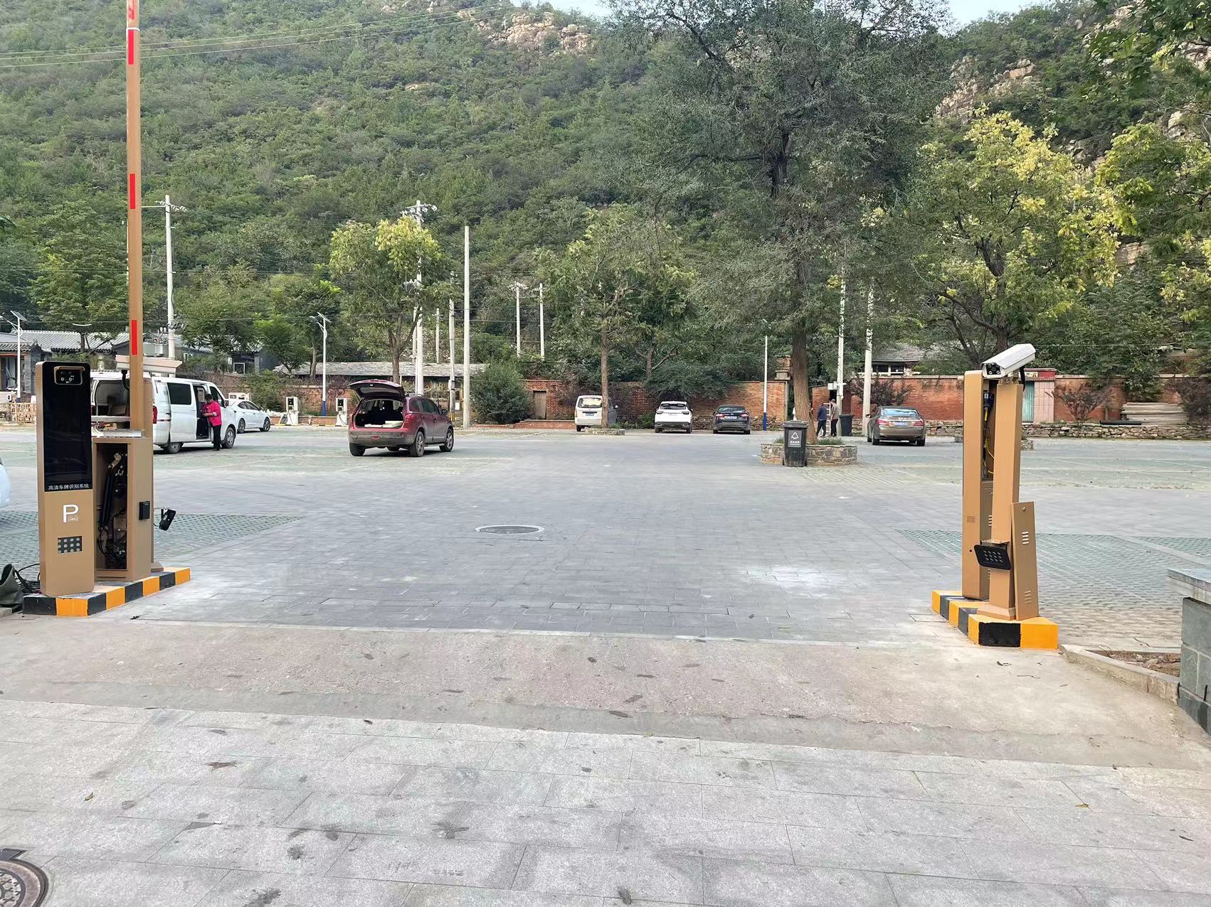 北京周口店智慧車場（8個景區(qū)，26個出入口，8個城市級誘導(dǎo)屏） 景區(qū)智慧停車場案列 第9張